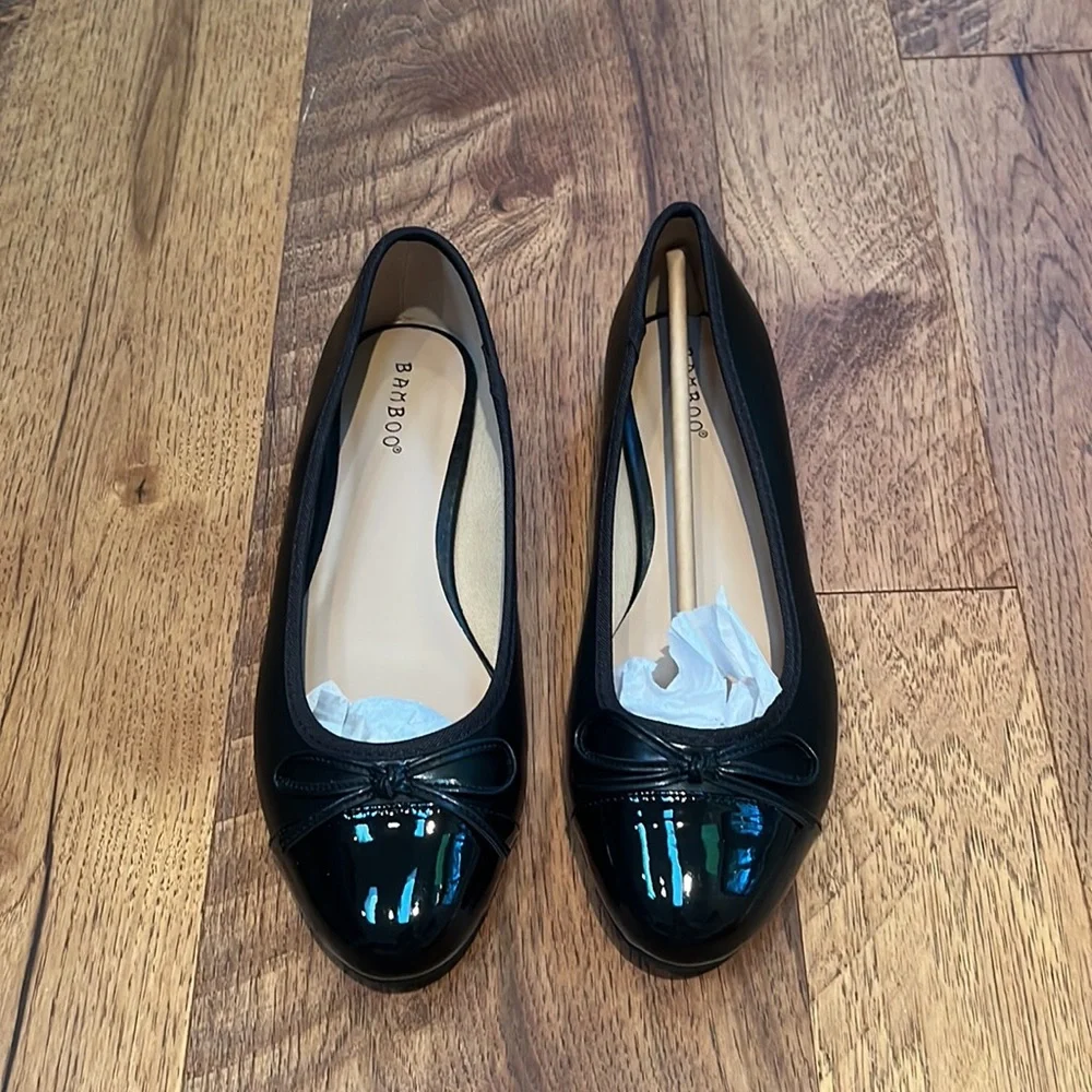 NWT Bamboo Woman’s Black Bow Flats Size 9